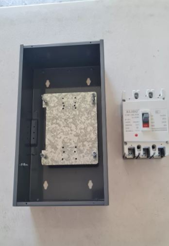 [525] Gabinete + Interruptor 40 Amper Caja Moldeada 3 Polos Termomagnetico EMPOTRAR